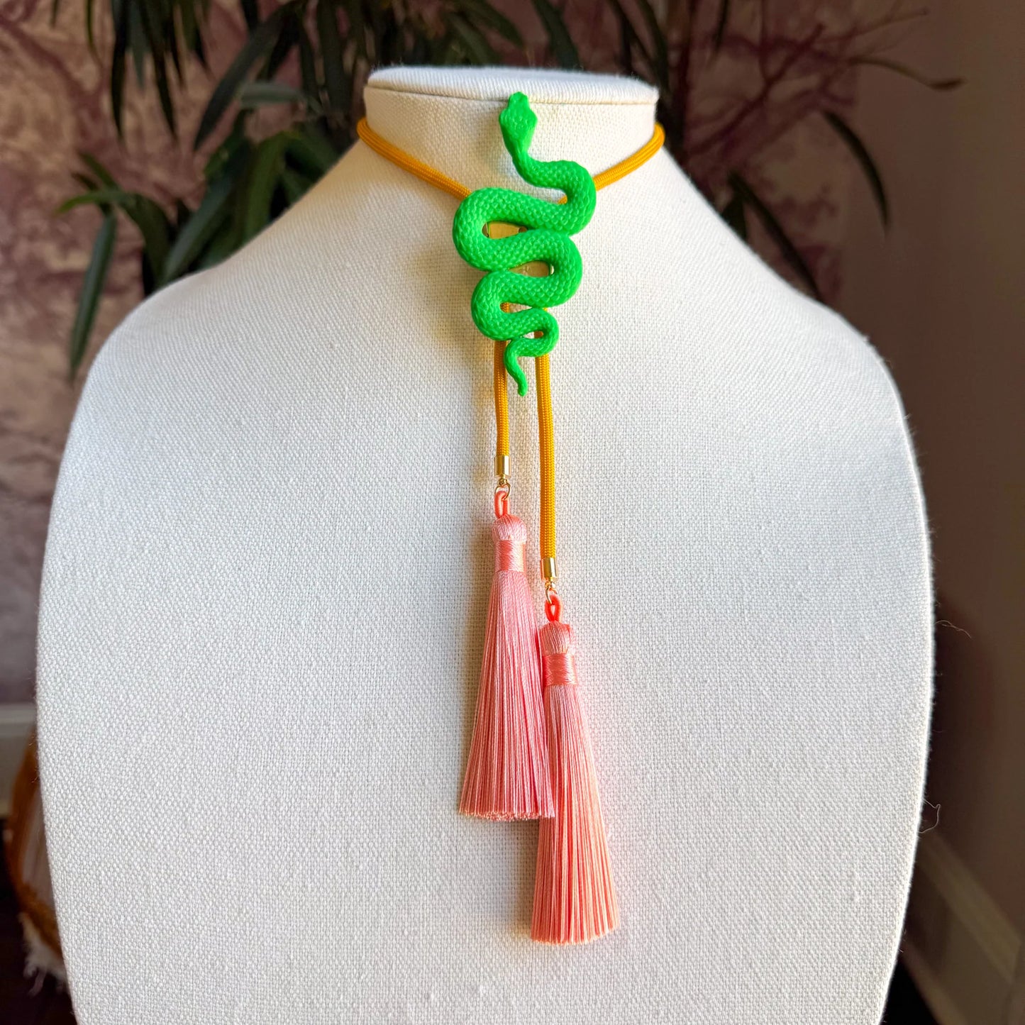 Kelly Green Snake Bolo