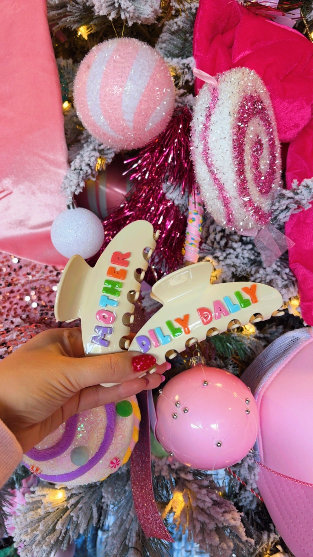 Dilly Dally Large Clip