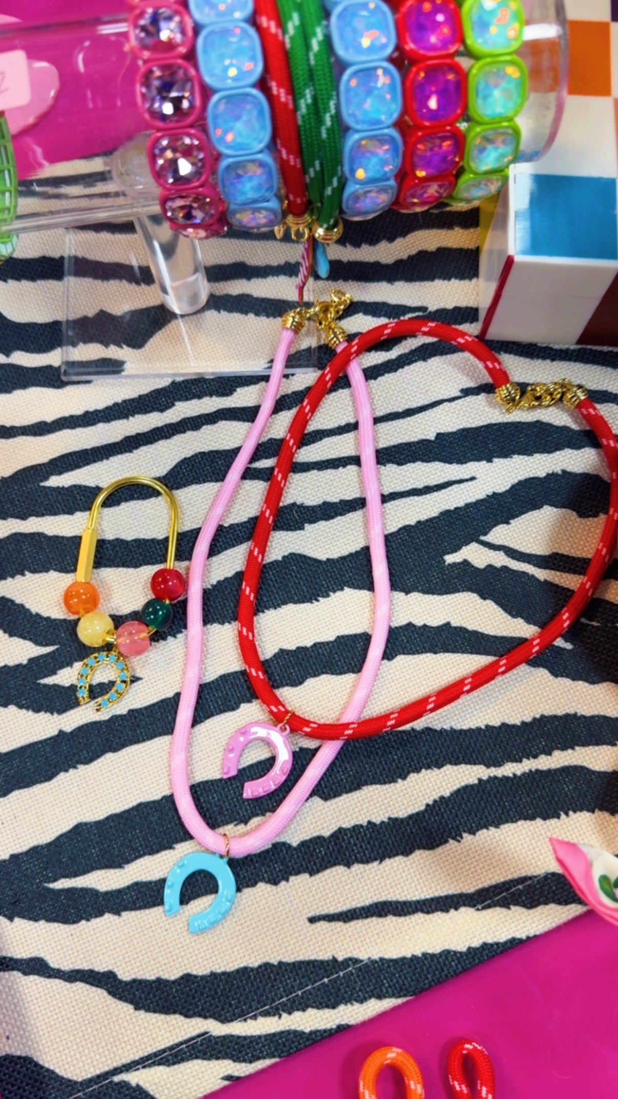 Horse shoe cord necklace 😍💖🧲🌈✨ Moore Jewlz