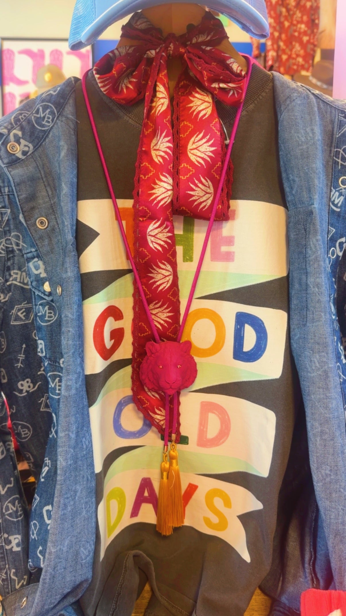 Tiger Hot Pink Bolo