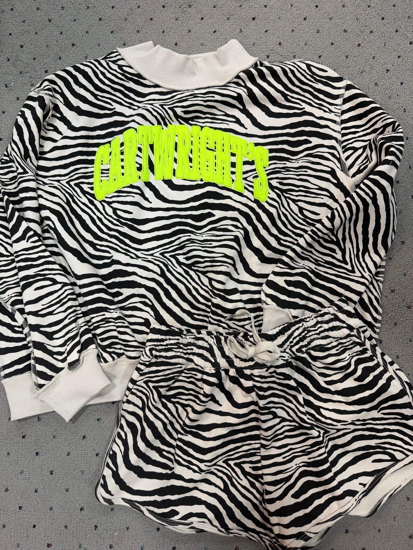 Cartwright’s Zebra Mockneck Short Set💚🦓🩷